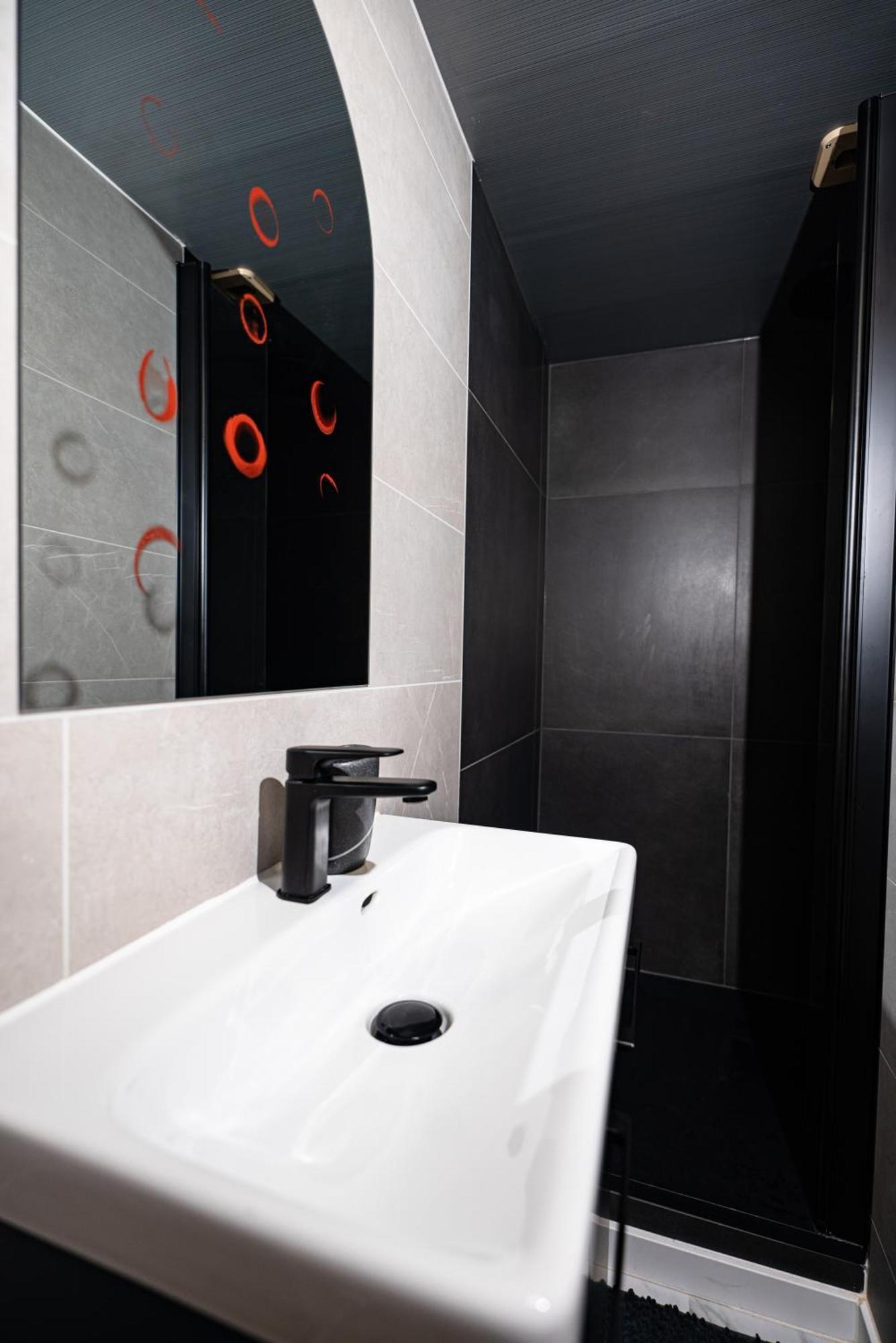 Moderne T2 Centre Sauna Wifi Home Office Netflix Страсбург Екстериор снимка